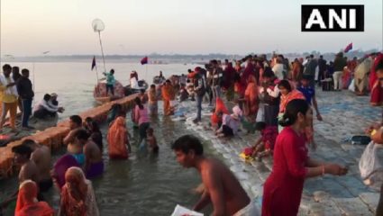 प्रयागराज में महाशिवरात्रि के अवसर पर भक्तों का लगा तांता, सुबह 11 बजे तक करीब 1.80 लाख लोगों ने किया गंगा स्नान