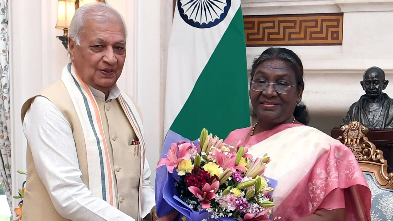 Arif Mohammad Khan बिहार :26 साल बाद राज्य को मिला मुस्लिम राज्यपाल, अब से कुछ देर में आरिफ लेंगे शपथ