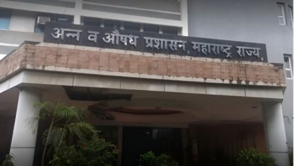 FDA ने पालघर में आयुर्वेदिक दवा कंपनी पर छापा मारा, 3 लाख की दवाइयां जब्त, प्रबंधन में मचा हड़कंप