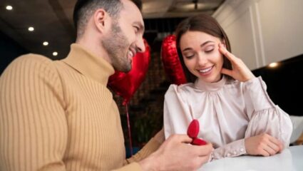 मैरिड कपल हों या लव बर्ड्स, Valentine Week में घड़ी गिफ्ट करने से ब्रेकअप का खतरा, जानिए और कौन सी चीजें भूलकर भी न करें गिफ्ट