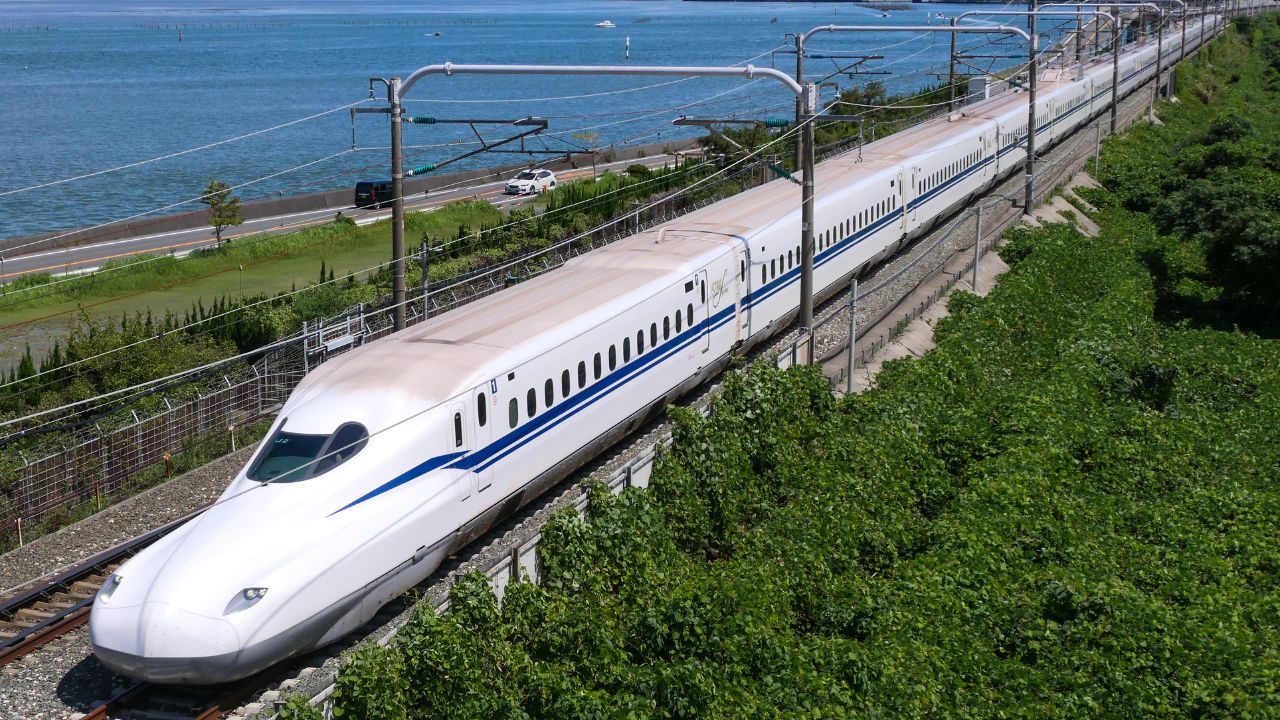 Mumbai-Ahmedabad Bullet Train को नई रफ्तार, स्टील ट्रस ब्रिज बना इंजीनियरिंग मिसाल