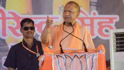 ‘पहले डाका डाला गया…’, मनरेगा बनाम VB-G RAM G पर सीएम योगी का बड़ा बयान, बोले- अब बनेगा मील का पत्थर