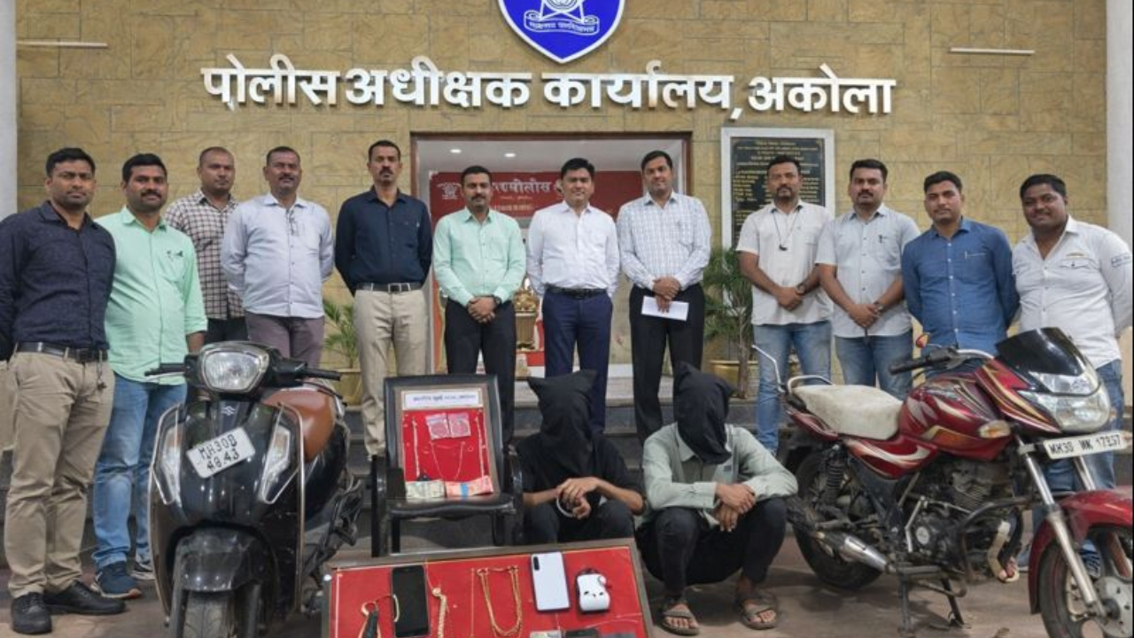 अकोला पुलिस की बड़ी कामयाबी: चोरी के दो मामलों का पर्दाफाश, करीब 8 लाख का माल जब्त