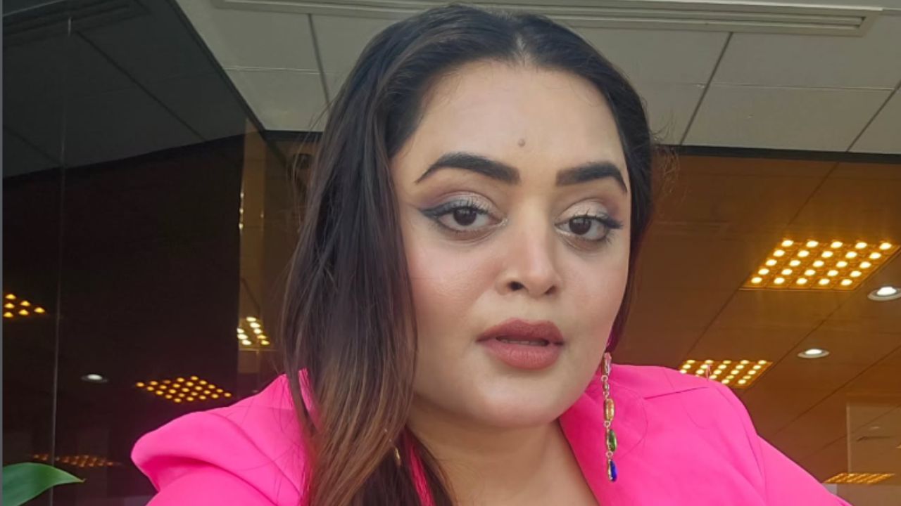 रियलिटी शो &lsquo;द 50&rsquo; में दिखेंगी बेबिका धुर्वे, बताया क्यों यह &lsquo;बिग बॉस&rsquo; से ज्यादा खतरनाक है