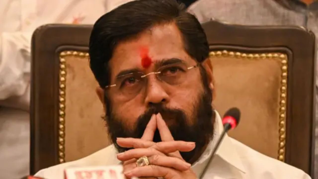 बदली-बदली महाराष्ट्र की राजनिती से शिंदे के मंसूबों पर फिरा पानी, देवेंद्र हुए और मजबूत