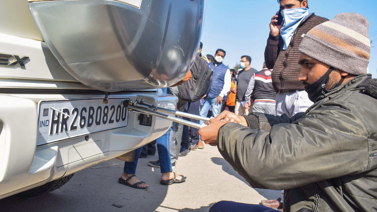 सावधान! गोंदिया में HSRP नंबर प्लेट की डेडलाइन खत्म, 48% वाहनों पर अब भी पुरानी प्लेट, शासन लेगा एक्शन