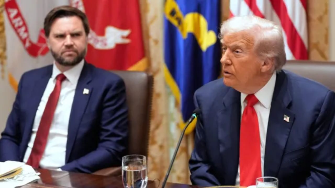 ‘पिछली मीटिंग नरक जैसी थी’; ट्रंप ने बताई अपनी आंखें बंद करने की असली वजह, तो वेंस ने लूट ली महफिल; VIDEO