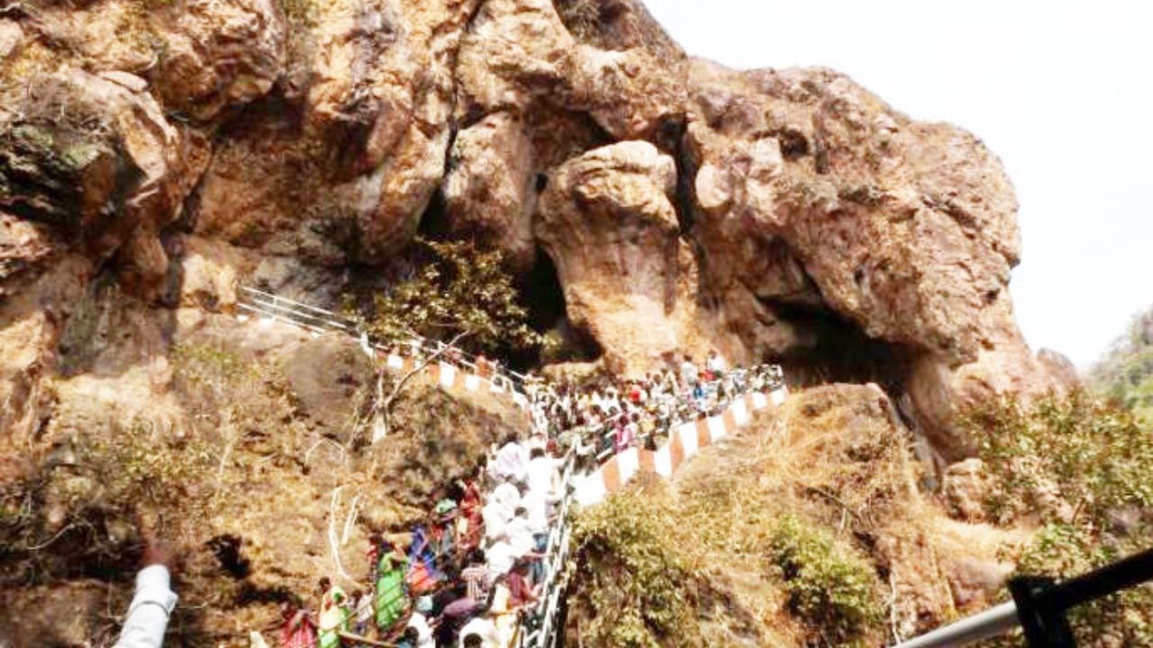 Gondia News: पर्यटन स्थलों से युवाओं को मिलेगा रोजगार, कचारगढ़ व हाजराफॉल में तीन राज्यों से आते हैं पर्यटक