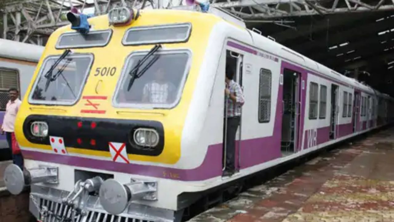Mumbai Local Train: मालाड हत्याकांड के बाद अलर्ट मोड में रेलवे, अब हर लोकल कोच पर CCTV की नजर
