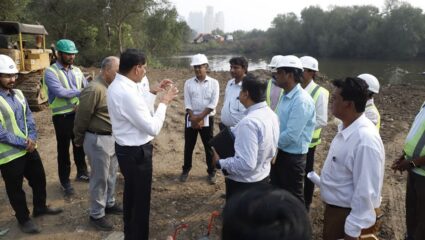ऐरोली में NMMC कमिश्नर का औचक निरीक्षण, लापरवाही पर 3 अधिकारियों पर गिरी गाज, नवी मुंबई में मचा हड़कंप