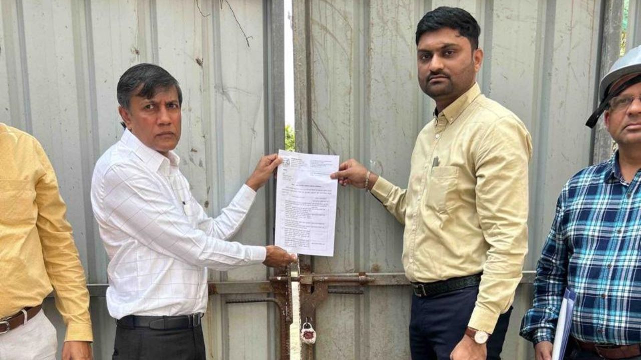 Navi Mumbai: प्रदूषण को लेकर मनपा आयुक्त का सख्त एक्शन, 7 बिल्डरों की निर्माण साइटें सील