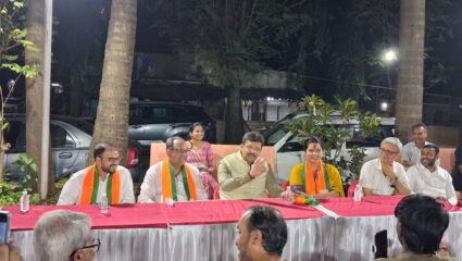 Maharashtra News: रितु तावड़े के प्रचार में भावुक हुए विधायक पराग शाह, बोले-यह इलाका मेरा परिवार है