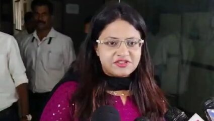 बर्खास्त IAS पूजा खेडकर ने घर में हुई चोरी का किया खुलासा, नौकर ने ‘ऐसे’ दिया घटना को अंजाम
