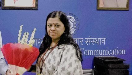 खुली आंखों से सपने देखकर उन्हें पूरा करने की ज़िम्मेदारी लें, उपकुलपति प्रज्ञा गौड़ का प्रतिपादन