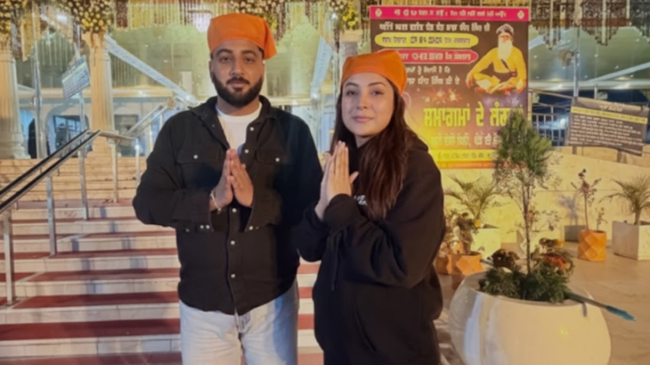 शहनाज गिल ने गुरुद्वारे में टेका मत्था, भाई शहबाज संग शेयर की खूबसूरत फोटो, फैंस ने लुटाया प्यार