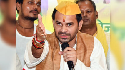 नीतीश-तेजस्वी का नाम सुनते ही तिलमिलाए तेज प्रताप; फिर कर दिया नया कांड, जानिए क्यों चढ़ा लालू के लाल का पारा