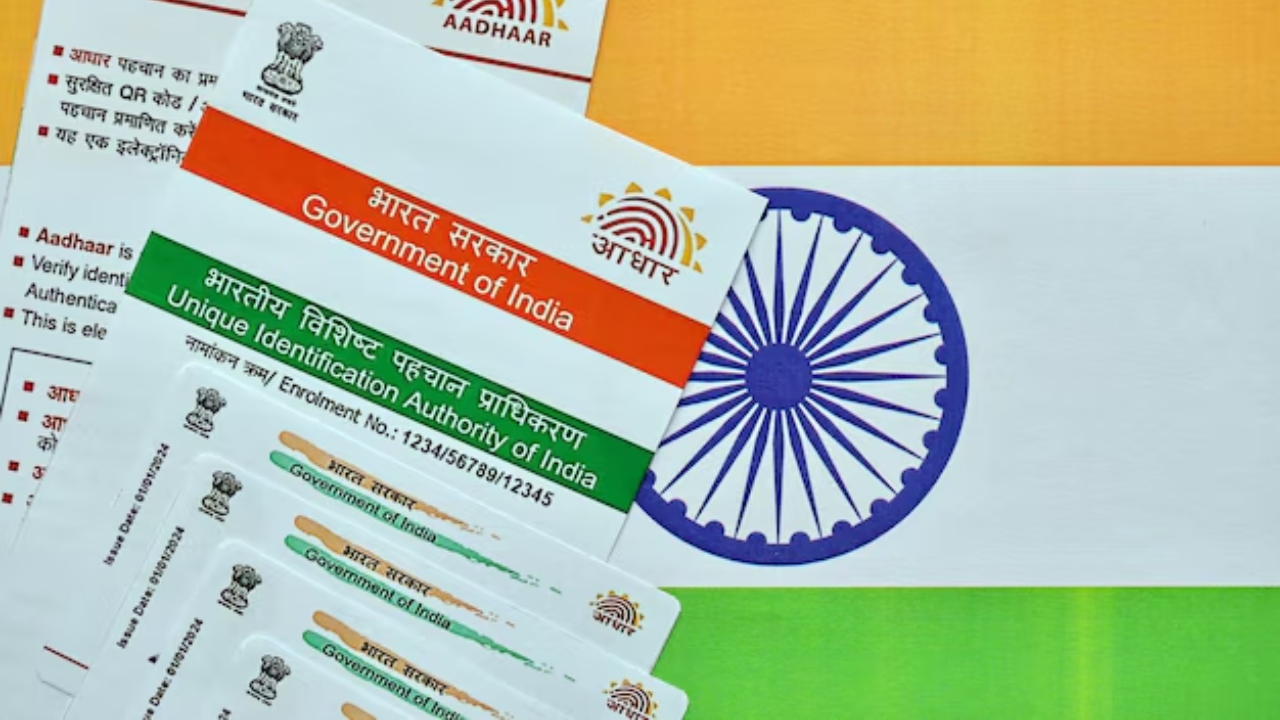 आधार से ठगी का डर खत्म, नए Aadhaar ऐप में एक टैप से बायोमैट्रिक लॉक, जानिए पूरा तरीका