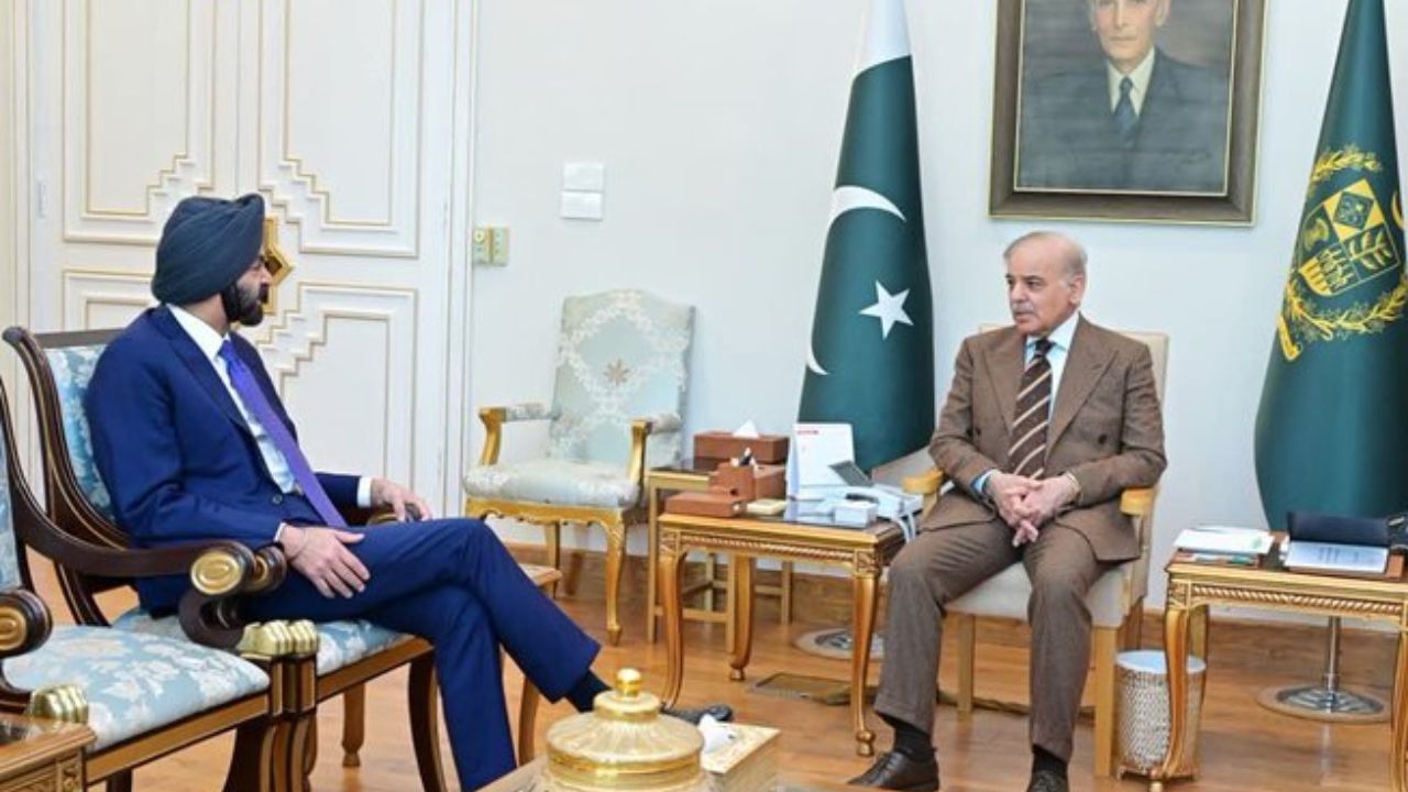 कौन हैं अजय पाल सिंह बंगा? इस भारतीय के स्वागत में क्यों नाचे पाकिस्तानी? Video देखें