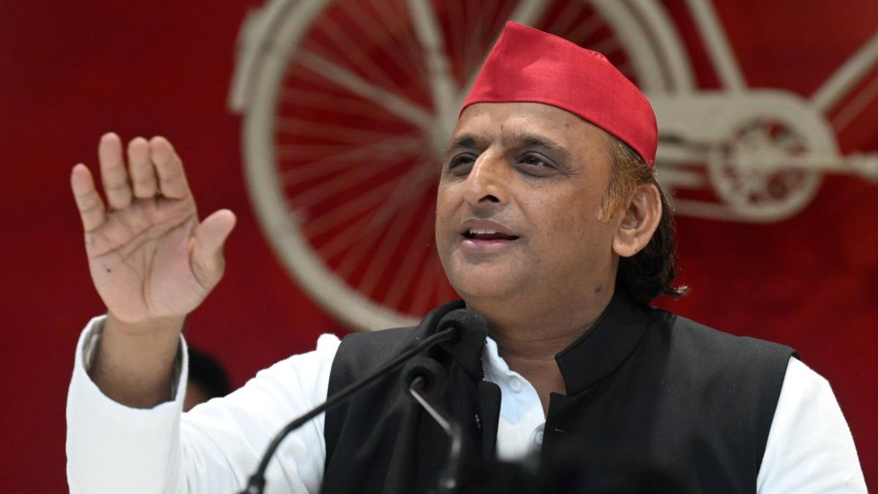 ‘सवाल ये है कि और कितना गिरेगा…’, बजट पेश होने से पहले एक्शन में अखिलेश यादव, सरकार पर साधा निशाना