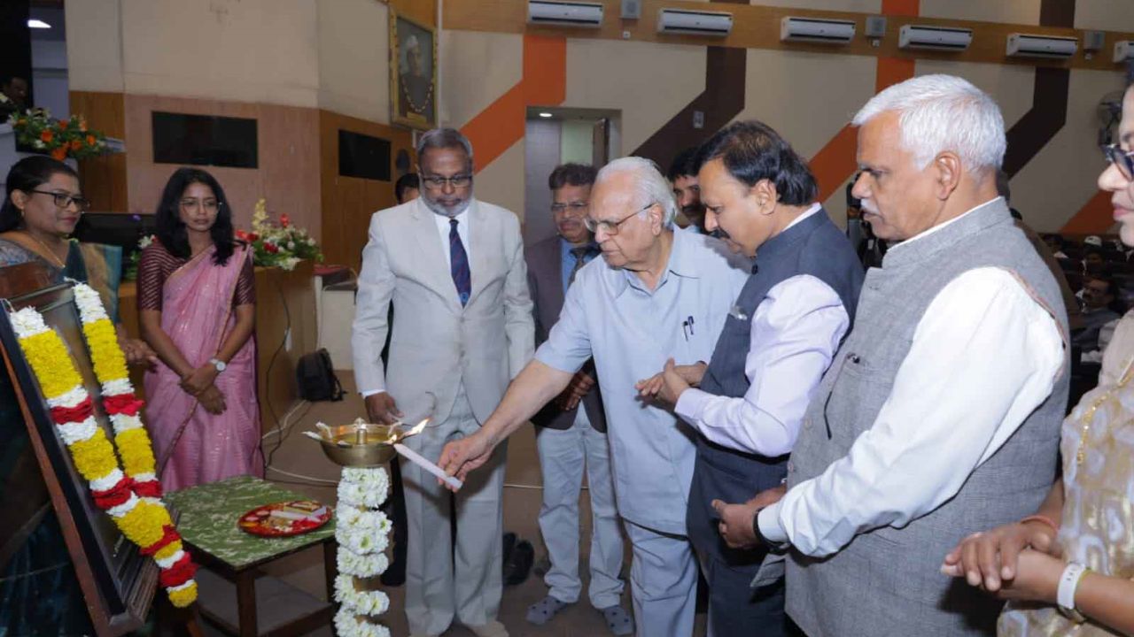 अकोला: महाराष्ट्र खेती में देश को दिशा देगा तकनीक और प्रचार में अग्रणी बनेगा राज्य, कृषि मंत्री