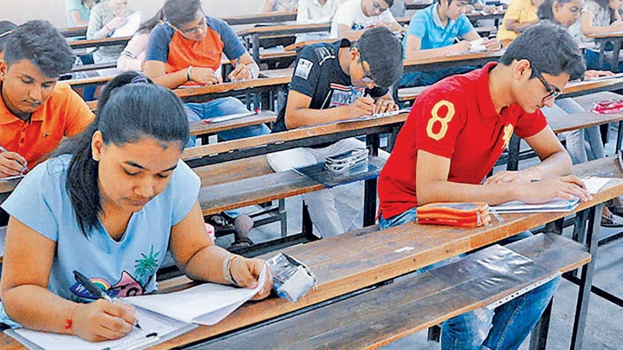 अकोला में 10वीं-12वीं बोर्ड परीक्षा की तैयारियां पूरी, 53 हजार से अधिक विद्यार्थी होंगे शामिल