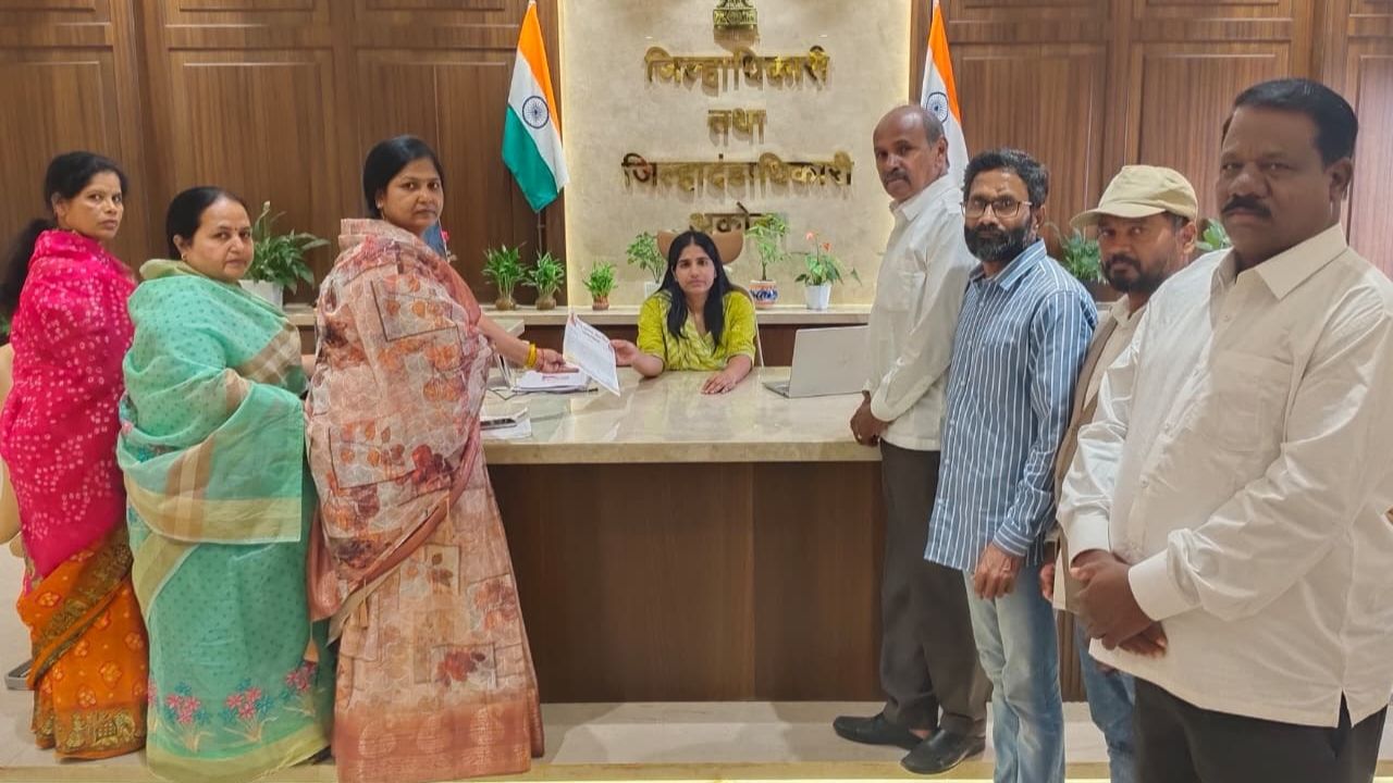 अकोला में कॉस्मेटिक्स दुकान पर महिला शोषण का मामला गरमाया; हिंदू सुरक्षा सेवा संघ ने की कड़ी कार्रवाई की मांग