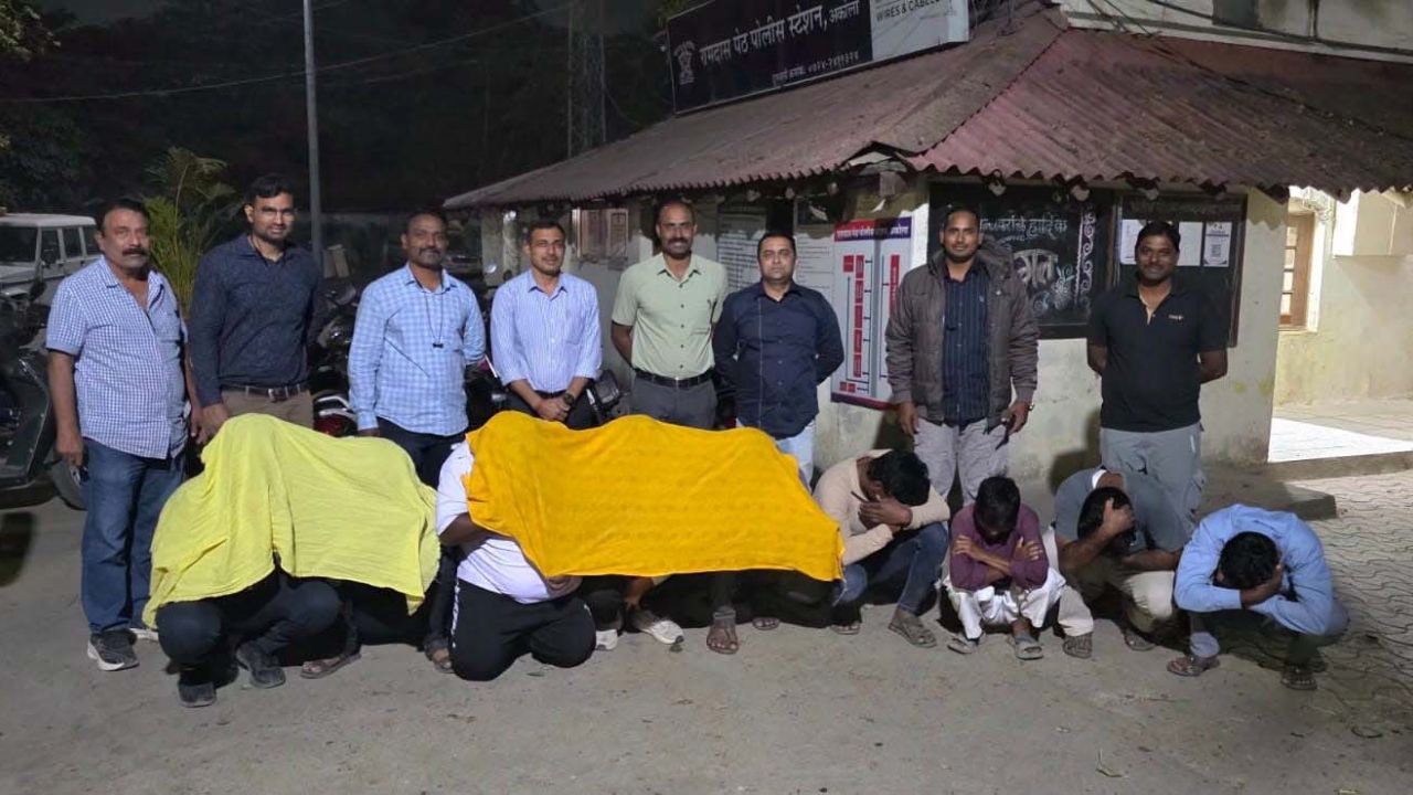 अपराधियों में मचा हड़कंप, अकोला पुलिस ने चलाया ऑपरेशन ऑल आउट ; 2 घातक हथियार जब्त, 68 शराबियों पर कार्रवाई
