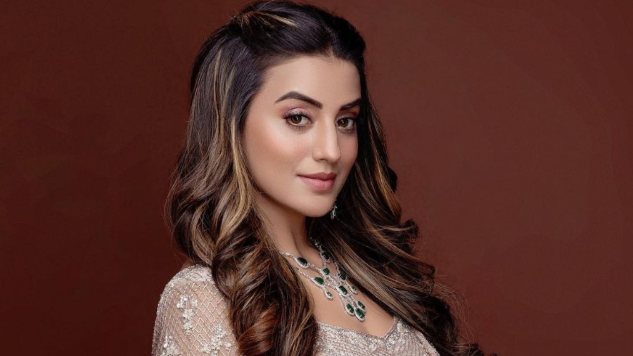 इंडस्ट्री के लड़कों पर अक्षरा सिंह का तंज, प्यार से पहले NOC और ऑडिट दी सलाह, वायरल पोस्ट से मचा हंगामा