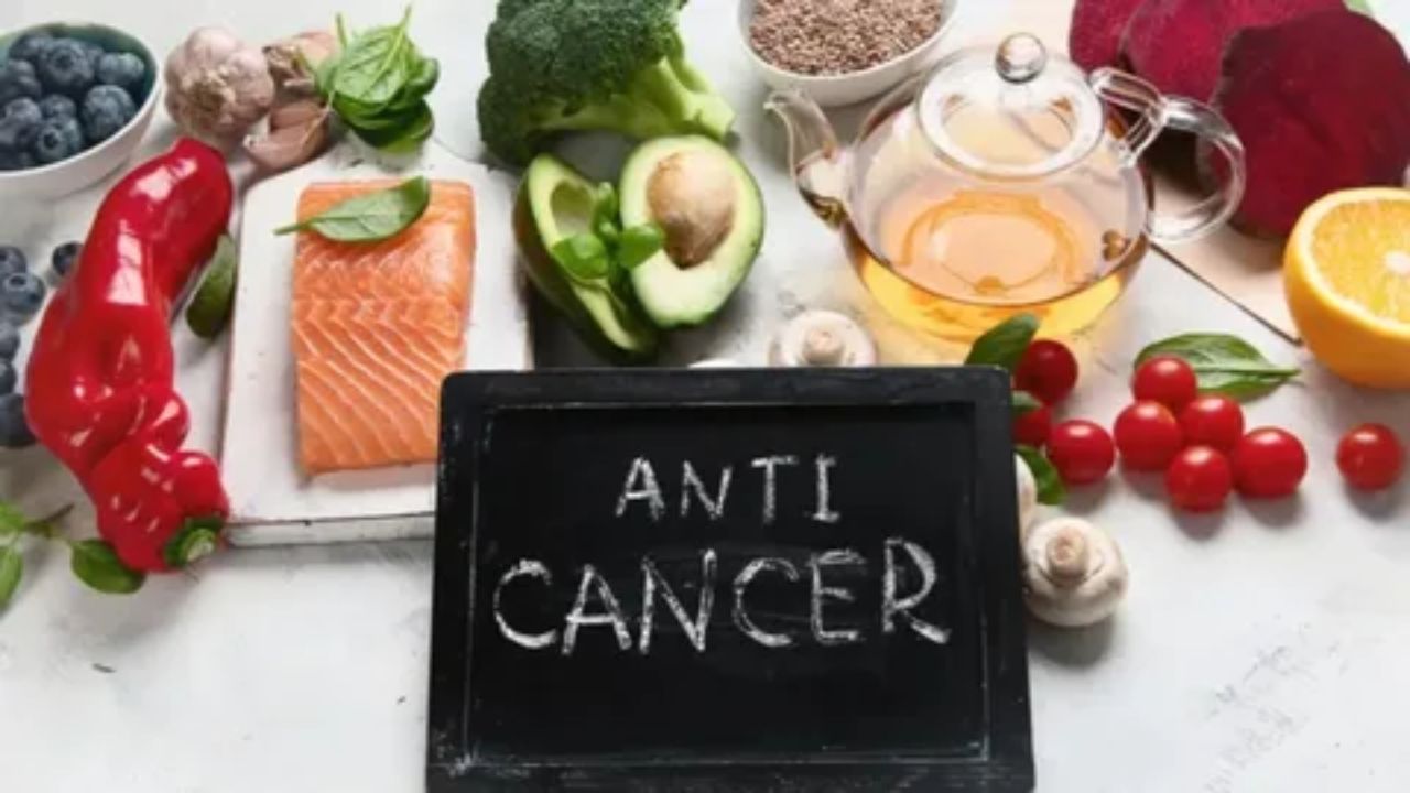 क्या खाने से कैंसर होगा कंट्रोल? कैंसर होने का खतरा कैसे होगा कम? जानिए क्या बोलता है आयर्वेुद