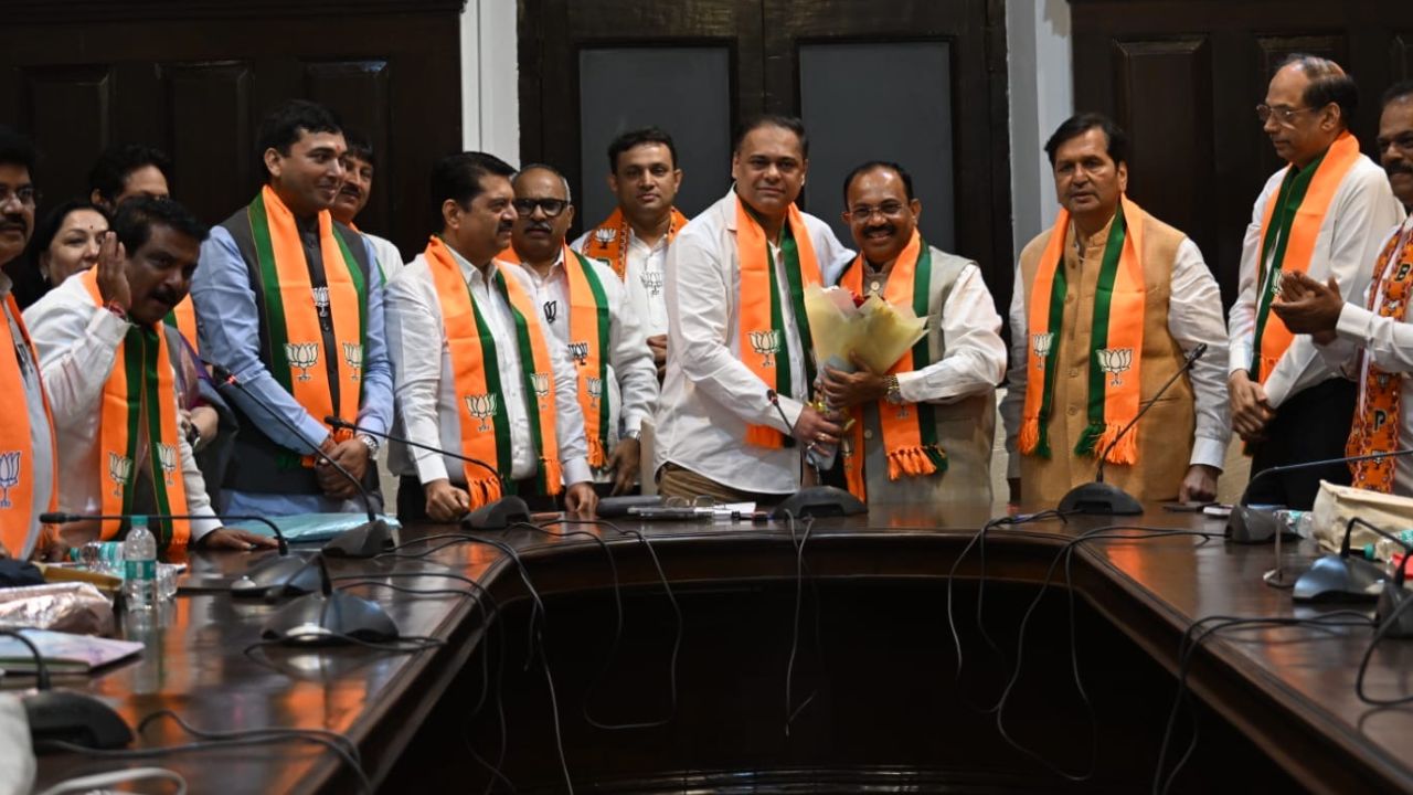 Mumbai Mayor Update: मुंबई को 6 फरवरी तक मिलेगा नया मेयर, बीजेपी और शिंदे सेना के बीच ‘शक्ति प्रदर्शन’ तेज