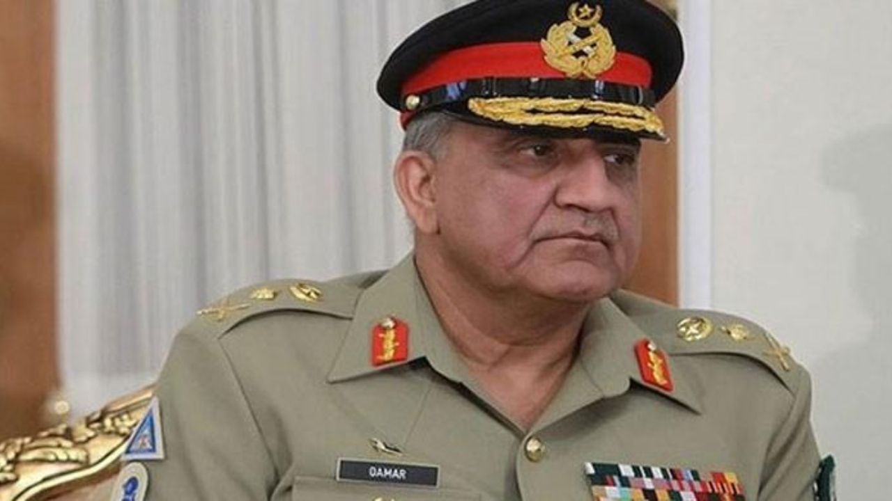 बाथरूम में नहीं गिरे थे बाजवा…सैनिकों ने मिलकर की थी कुटाई, आसिम मुनीर से नहीं संभल रही फौज!