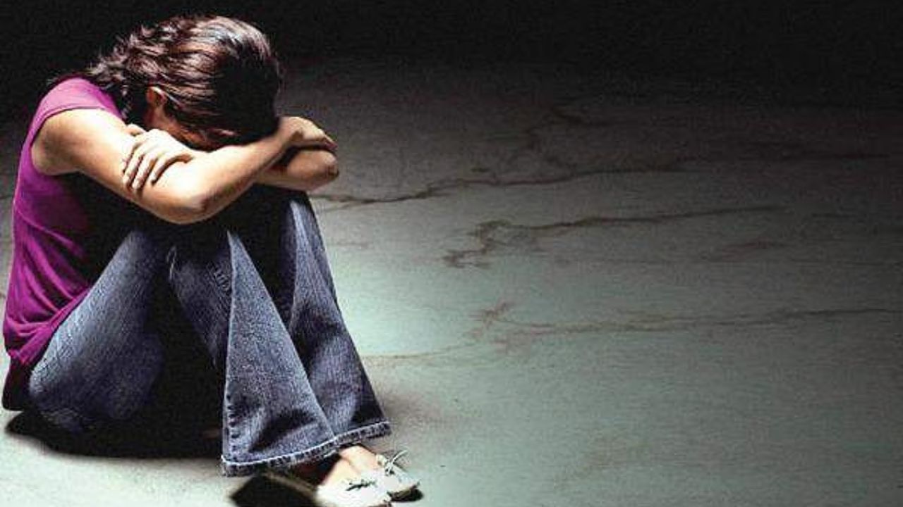 महाराष्ट्र के बीड में शर्मनाक करतूत: चॉकलेट का लालच देकर 9 साल की मासूम से दरिंदगी, 70 वर्षीय बुजुर्ग गिरफ्तार