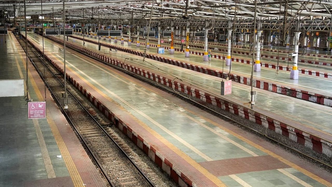 Mumbai: 1 फरवरी से 26 अप्रैल तक CSMT पर बड़ा ब्लॉक, कई ट्रेनें दादर में टर्मिनेट