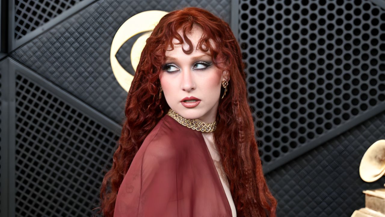 Grammy Fashion 2026: पारदर्शी गाउन में ग्रैमी रेड कारपेट पर उतरीं चैपल रोन, लुक देख चौंके फैंस
