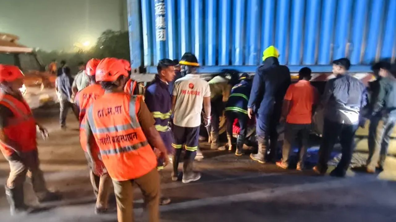 Thane News: त्र्यंबकेश्वर दर्शन के लिए निकला था युवक, कंटेनर ने ले ली जान, मुंबई-नासिक हाईवे पर दर्दनाक हादसा