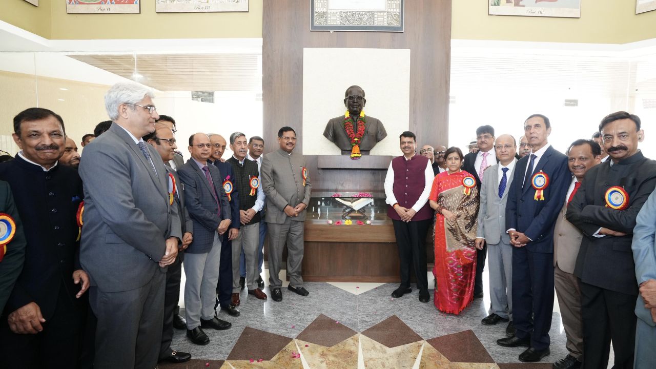 तलोजा में शुरू हुआ भारत का पहला Advocate Training & Research Center, CM फडणवीस ने किया उद्घाटन