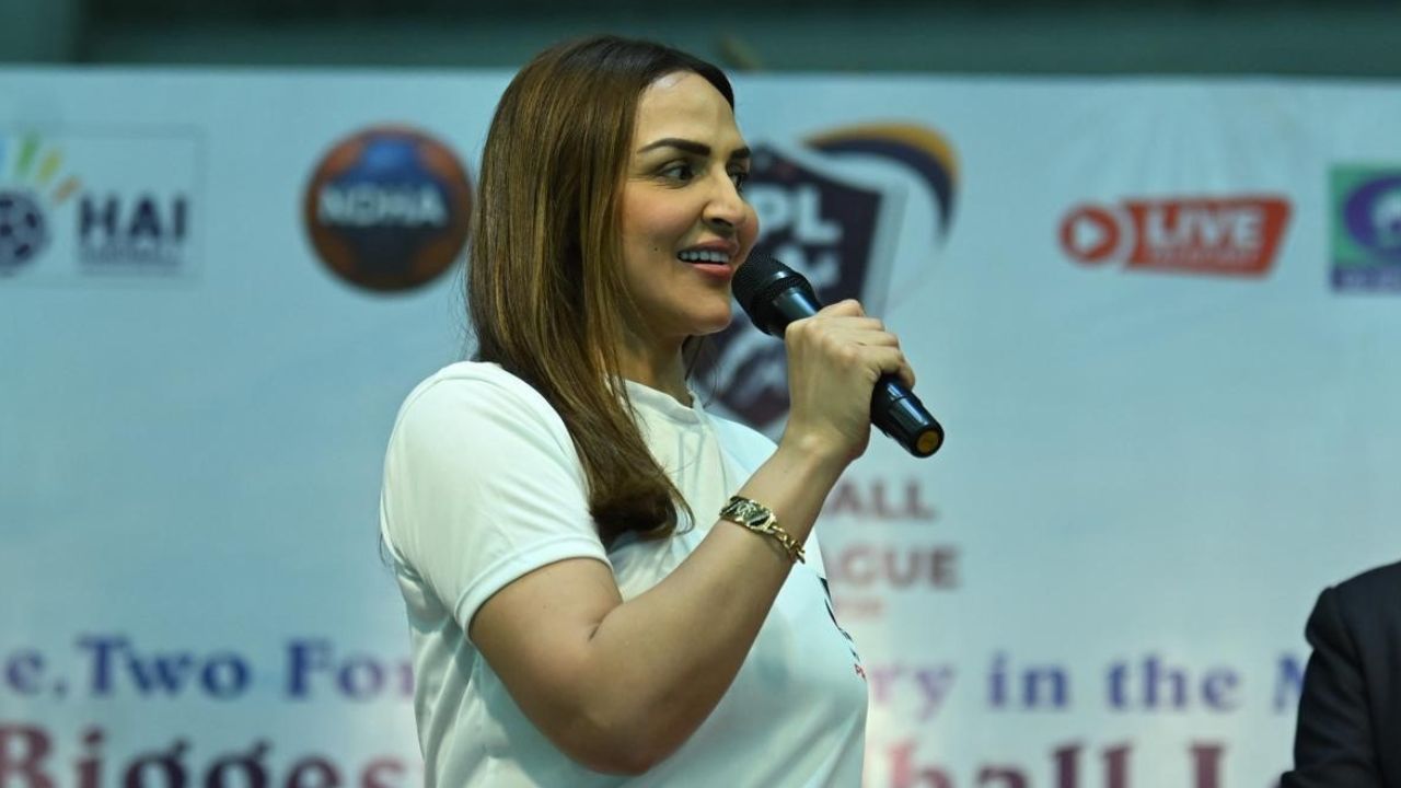 नेशनल लेवल तक खेला फुटबॉल, फिर चुना फिल्मी करियर, हैंडबॉल लीग की ब्रांड एंबेसडर बनीं ईशा देओल ने खोले राज