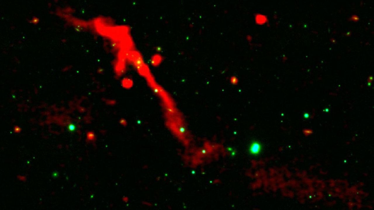 करोड़ों साल बाद जागा ब्रह्मांड का ‘महा दानव’! वैज्ञानिकों ने खोजी पुनर्जीवित ब्लैक होल वाली महाकाय आकाशगंगा