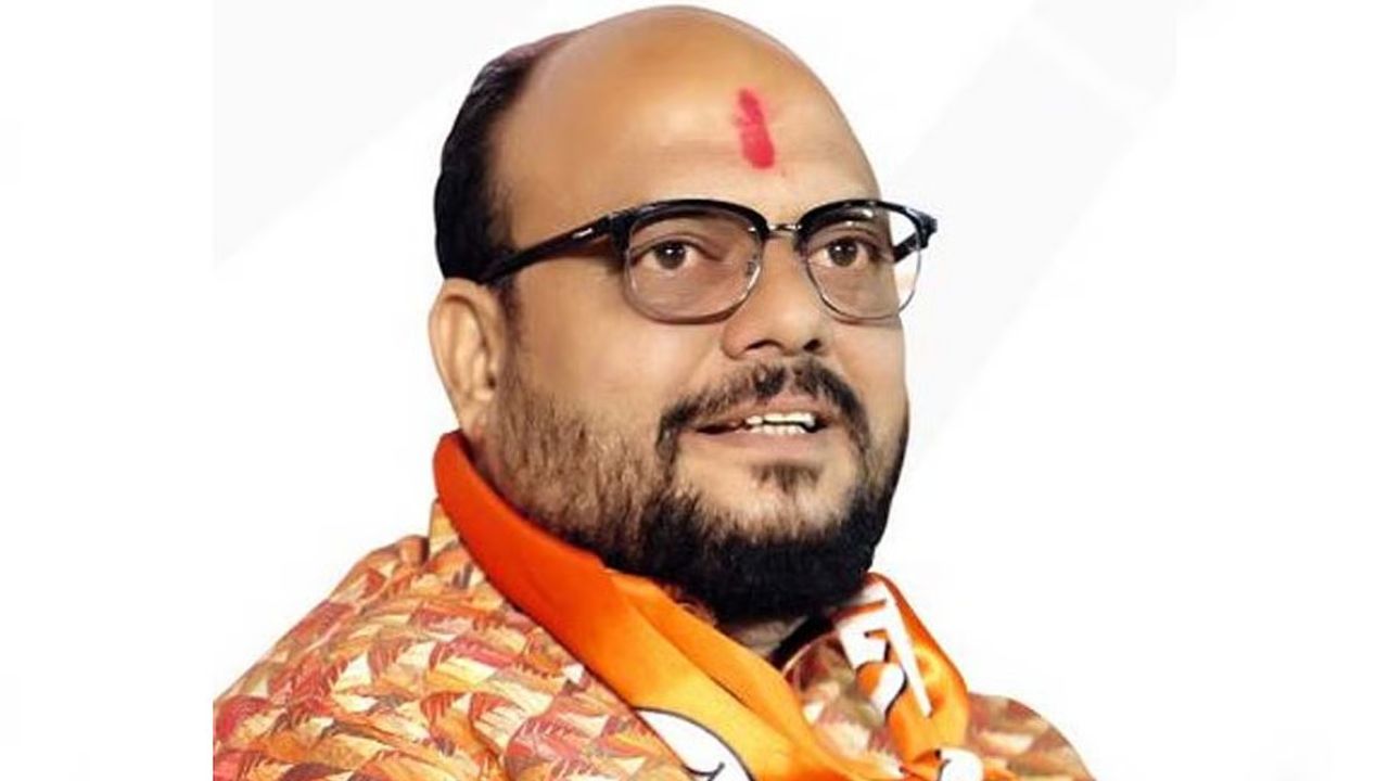 गुलाबराव पाटील की लातूर से वापसी की हवाई उड़ान रद्द , अजीत पवार की विमान दुर्घटना के बाद बढ़ी सतर्कता