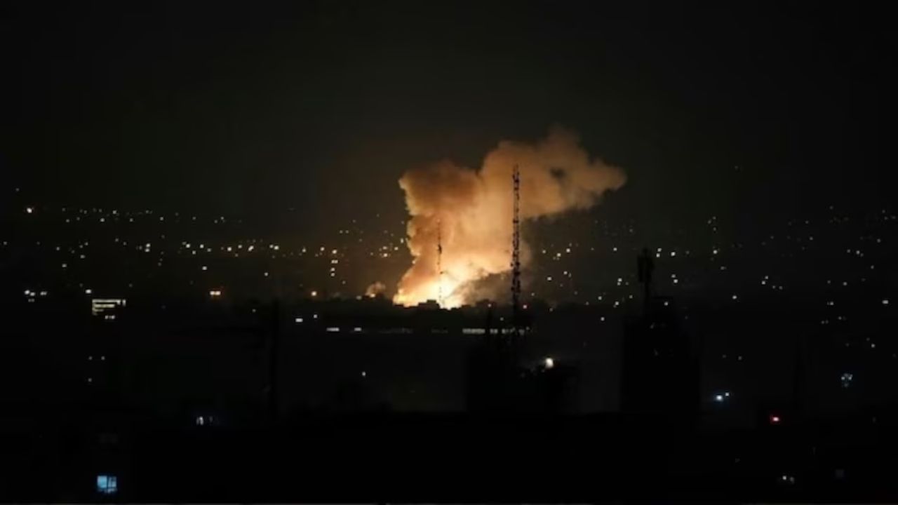 हो गया जंग का ऐलान! एक के बाद एक कई धमाकों से दहला ईरान, खामेनेई के खिलाफ इजरायल कर रहा सीक्रेट ऑपरेशन?