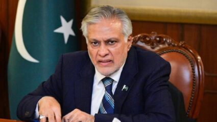 BLA से पिटने के बाद पाकिस्तान ने फिर अलापा कश्मीर का राग, डिप्टी पीएम इशाक डार ने दी गीदड़भभकी