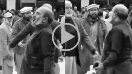 क्या सजदा करना जुर्म है?…मुसलमानों जवाब दो’, जब बीच सड़क पर दहाड़ें मार पर रोने लगा पाकिस्तानी, देखें वीडियो