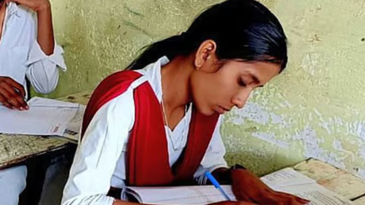 घर में रखा था पिता का शव, बोर्ड परीक्षा देने केंद्र पहुंची जांबाज बेटी, साहस देख रो पड़ा पूरा गांव