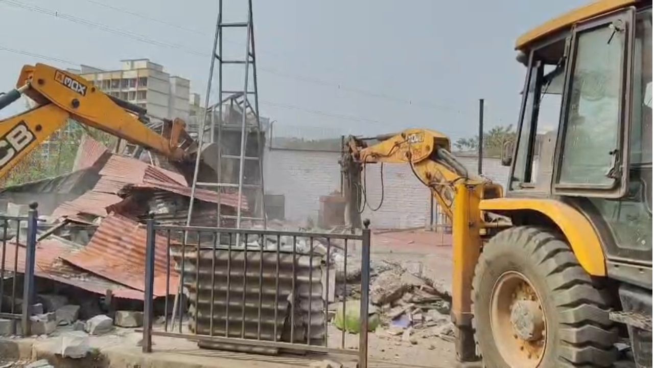 अवैध निर्माण को लेकर बॉम्बे हाई कोर्ट की फटकार