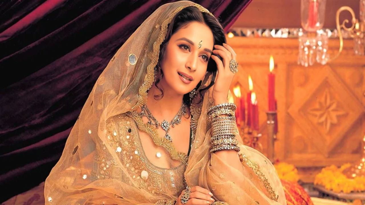 माधुरी दीक्षित ने शेयर किया ‘देवदास’ के सेट का अनुभव, संजय लीला भंसाली को बताया जादूगर फिल्ममेकर