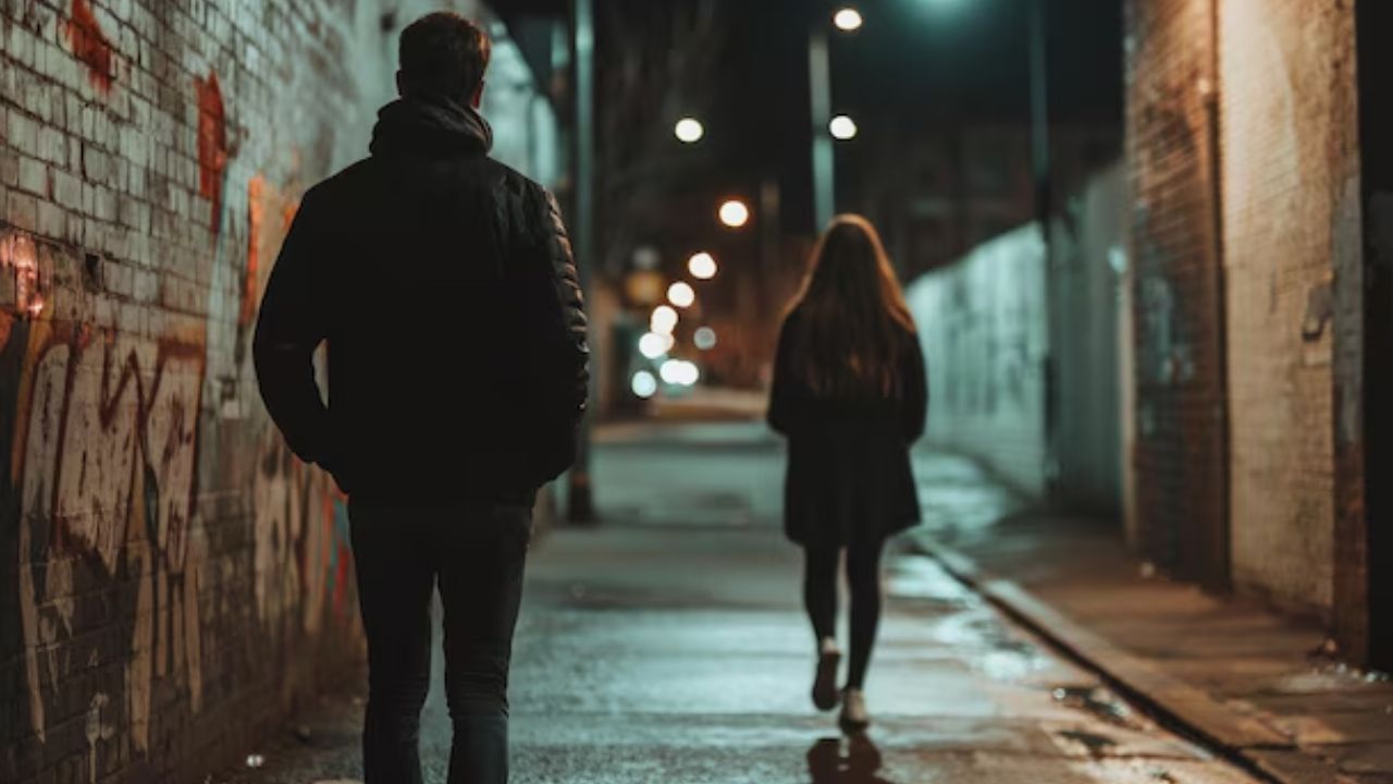 Malad News: मोबाइल पर दिखाई अश्लील फिल्म और फिर की दुष्कर्म की कोशिश, आरोपी को मालाड पुलिस ने दबोचा