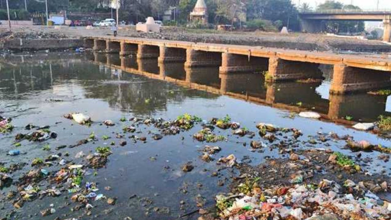 पुणे की जीवनवाहिनी मुला-मुठा बनी ‘गटरगंगा’, शिरूर-दौंड-हवेली में प्रदूषण से खेती और स्वास्थ्य पर संकट