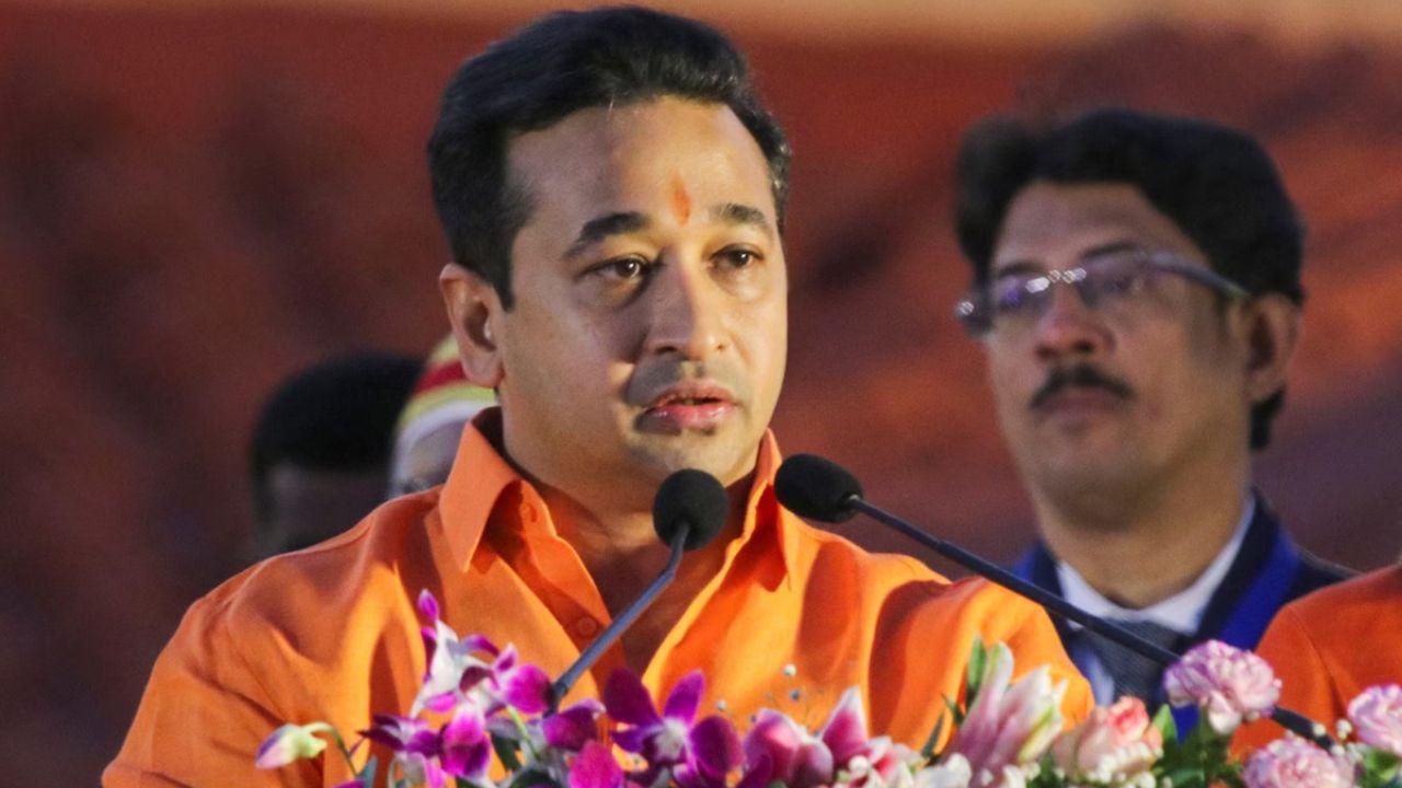 योजनाओं के लिए फंड जारी करने पर चुनाव चिह्न की शर्त? नितेश राणे के बयान पर बवाल
