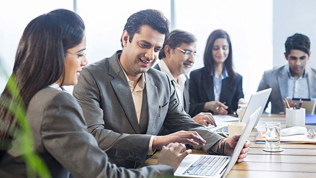 पंजाब नेशनल बैंक में निकली बंपर भर्ती, 5000 से ज्यादा वैकेंसी, जानें कहां और कैसे कर सकते हैं आवेदन