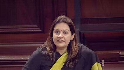 राहुल गांधी-रवनीत बिट्टू विवाद पर प्रियंका चतुर्वेदी का बड़ा बयान, कहा- संसद में खत्म हो रहा है संवाद